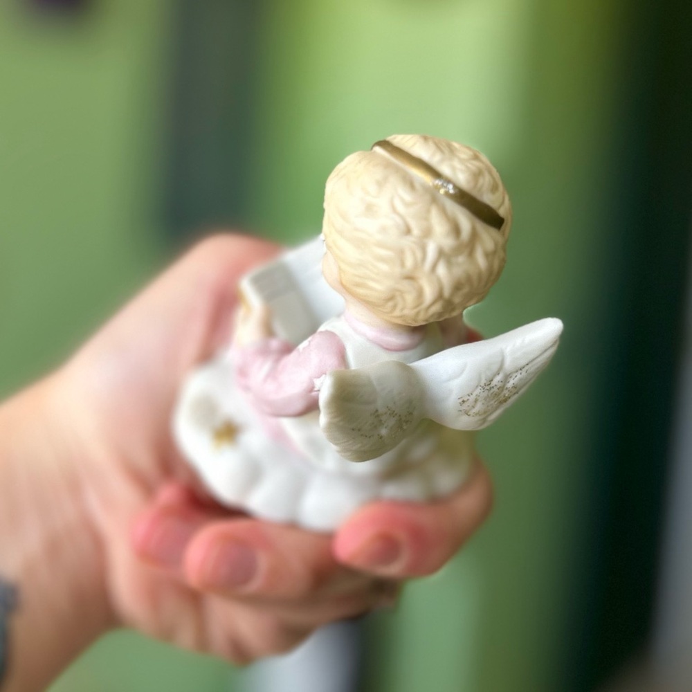 VTG Reading Child Angel Dainty Mini Sculpted Figurine Faith Based Decor - Picture 7 of 10